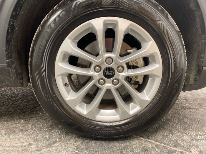 Ford Kuga 2025
