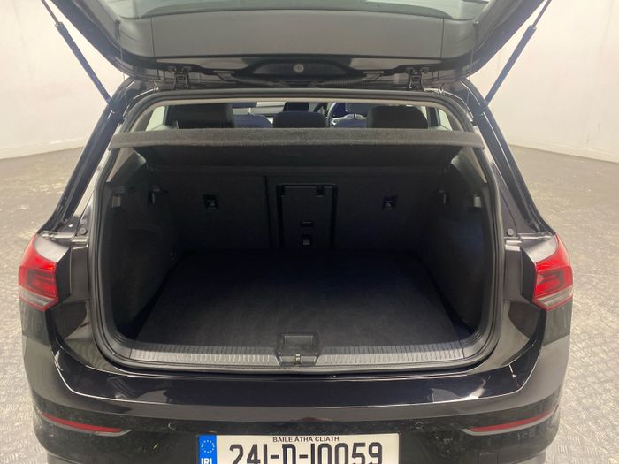 Volkswagen Golf 2024