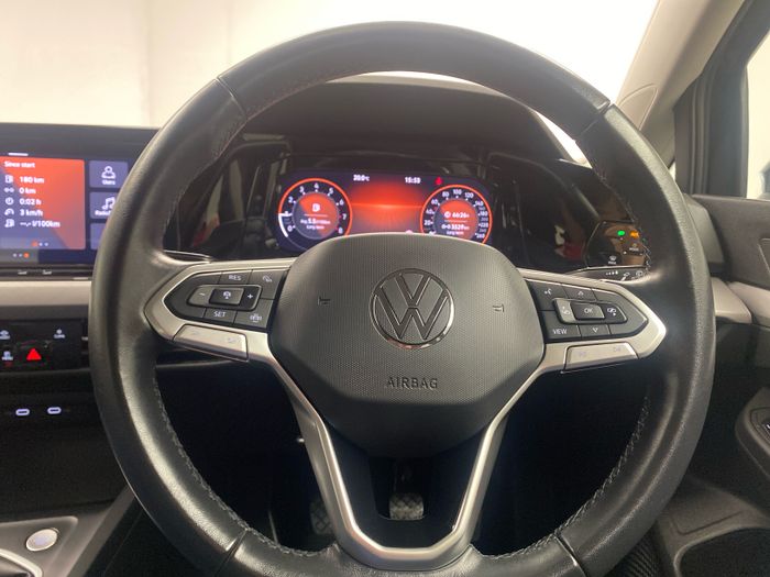 Volkswagen Golf 2024