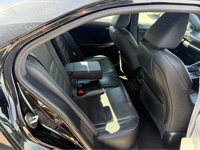 Lexus IS300h 2015