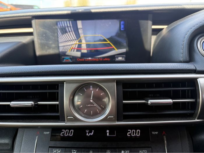 Lexus IS300h 2015