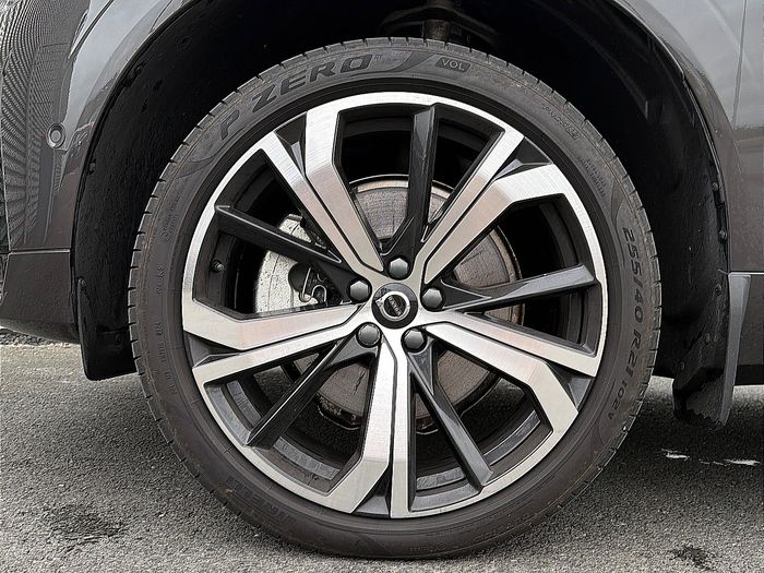 Volvo XC60 2025