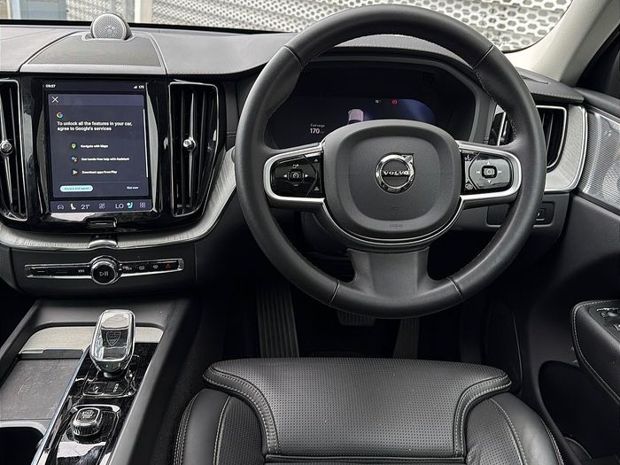 Volvo XC60 2025