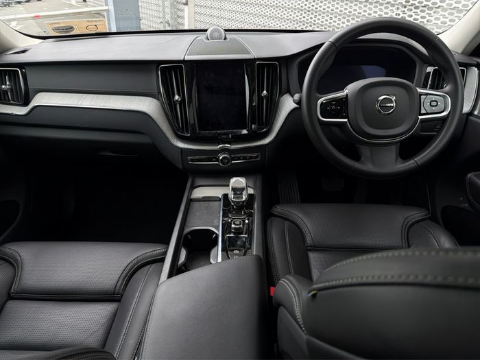 Volvo XC60 2025