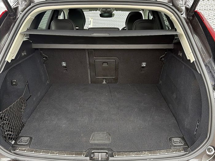 Volvo XC60 2025