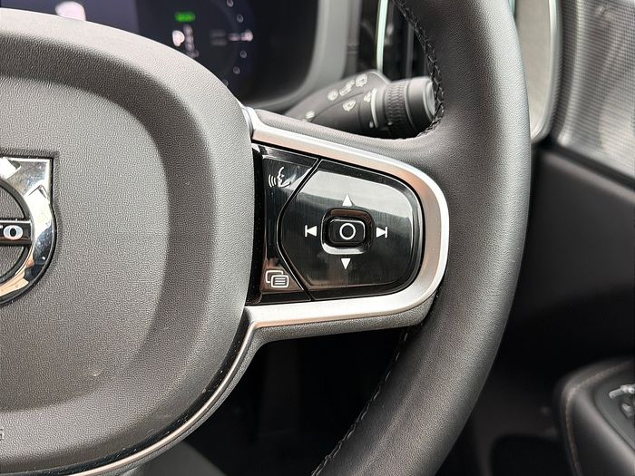 Volvo XC60 2025