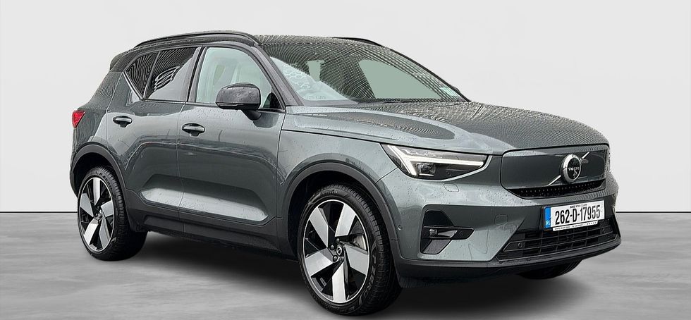 Volvo EX40 2026