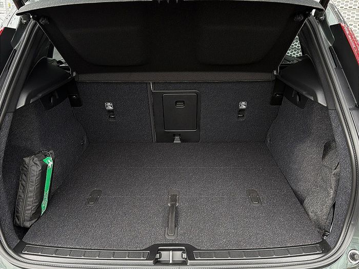 Volvo EX40 2026