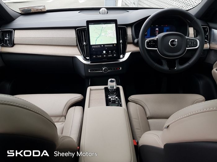 Volvo XC90 2025