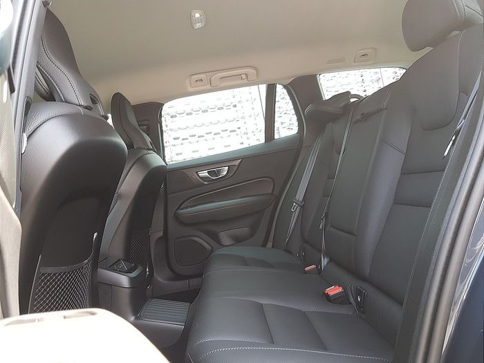 Volvo V60 2025