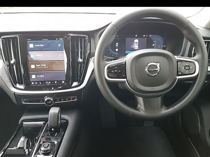 Volvo V60 2025