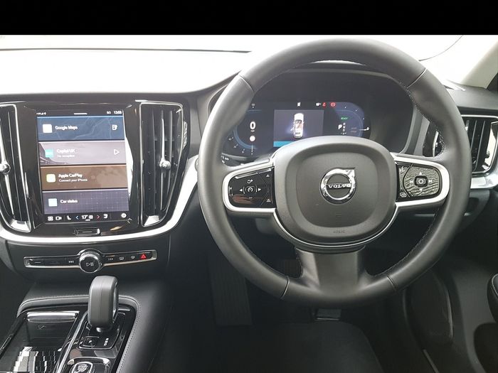Volvo V60 2025