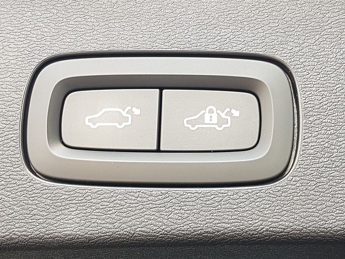 Volvo V60 2025
