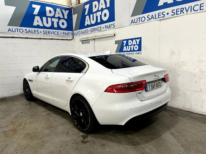 Jaguar XE 2018