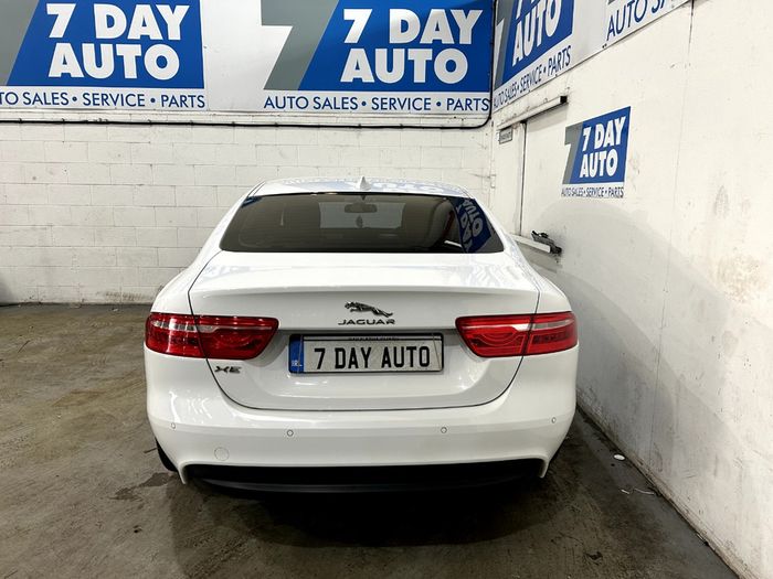 Jaguar XE 2018