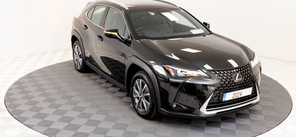 Lexus UX 300e 2024