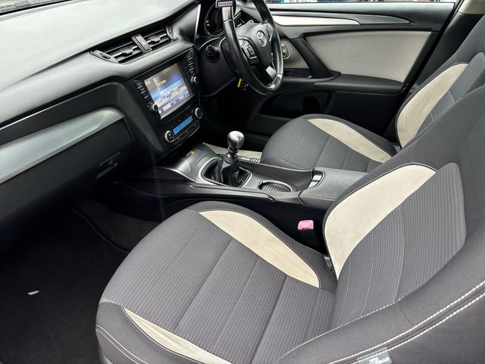 Toyota Avensis 2016