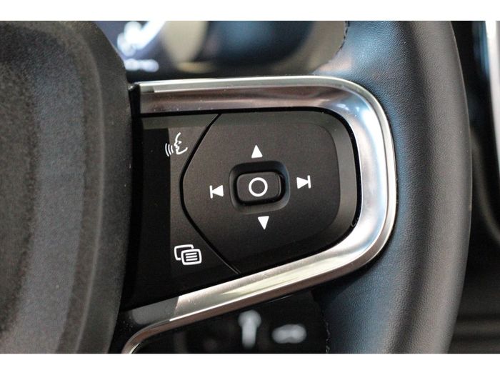 Volvo XC40 2023