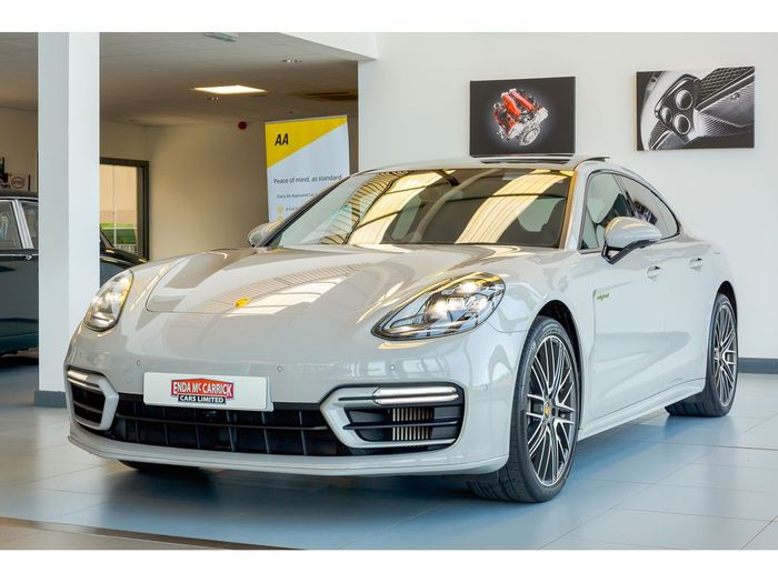Porsche Panamera 2023