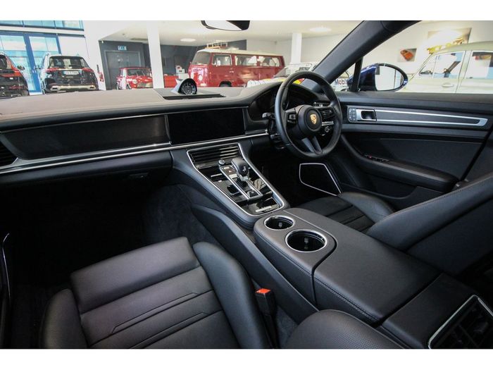 Porsche Panamera 2023