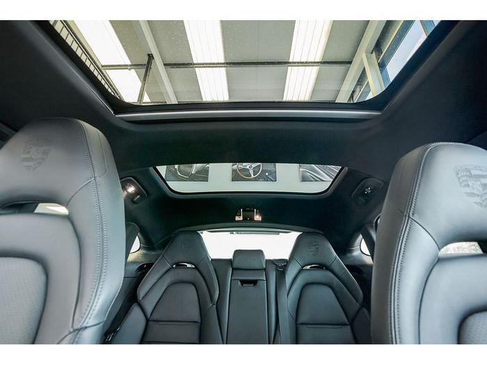 Porsche Panamera 2023