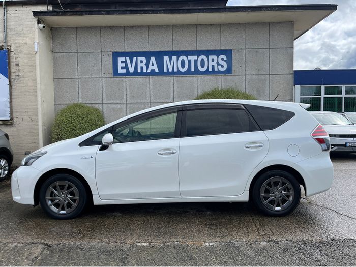 Toyota PRIUS+ 2017
