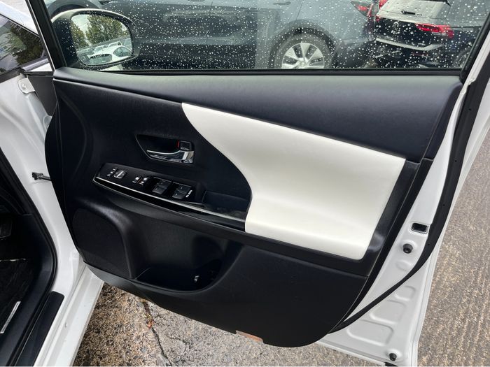 Toyota PRIUS+ 2017