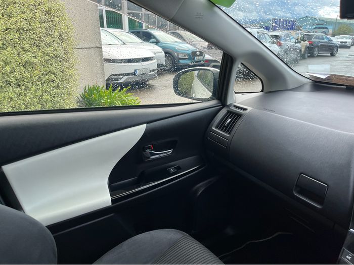 Toyota PRIUS+ 2017