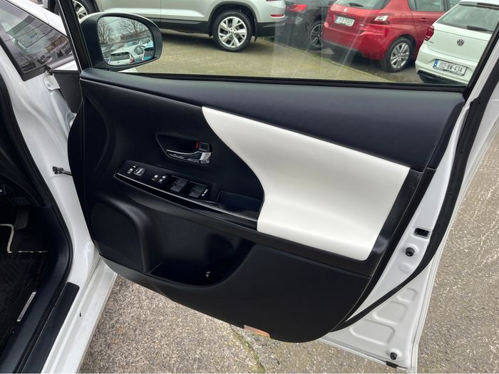 Toyota PRIUS+ 2018