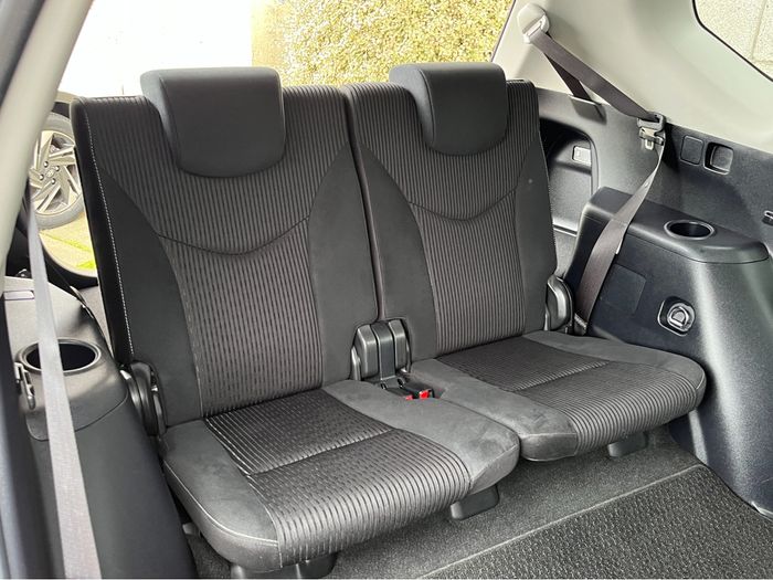 Toyota PRIUS+ 2019