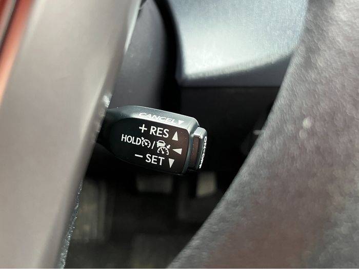 Toyota PRIUS+ 2019