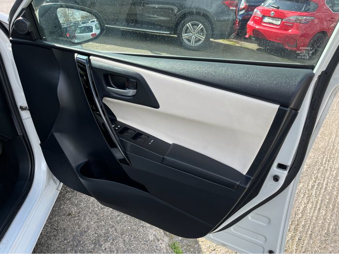 Toyota Auris 2016