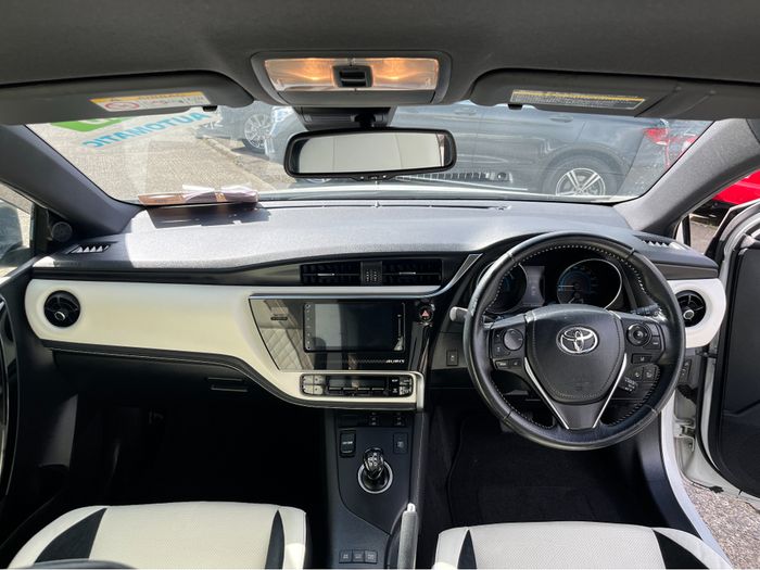 Toyota Auris 2016