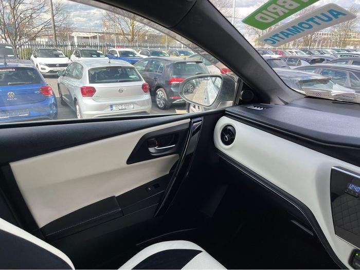 Toyota Auris 2016