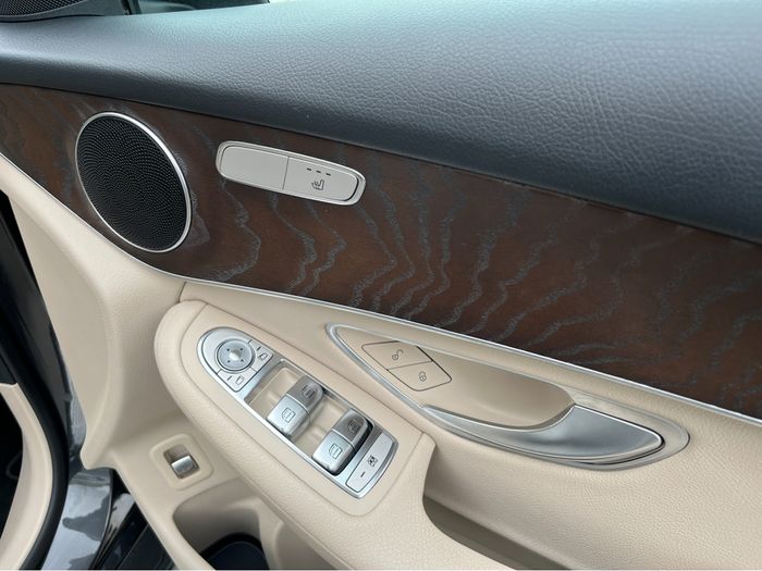 Mercedes-Benz GLC-Class 2021