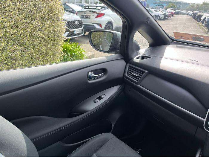 Nissan Leaf 2024