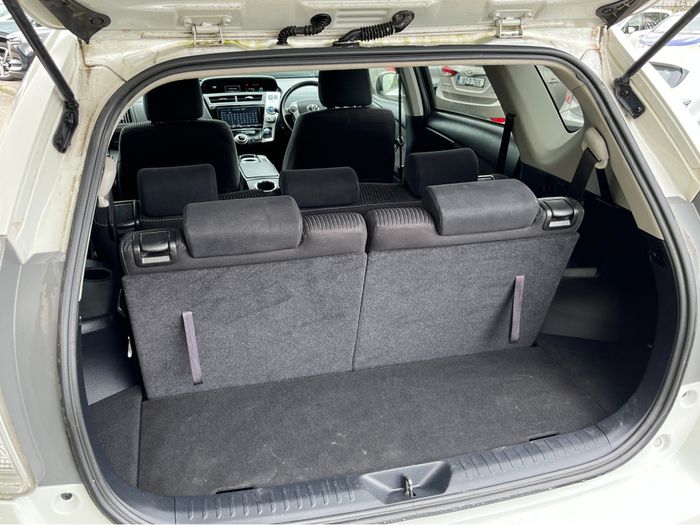 Toyota PRIUS+ 2016