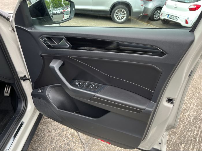 Volkswagen T-Roc 2024