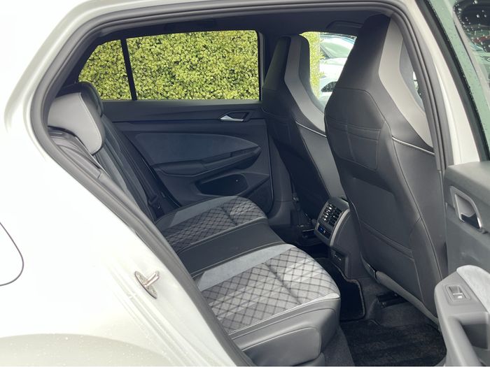 Volkswagen Golf 2024