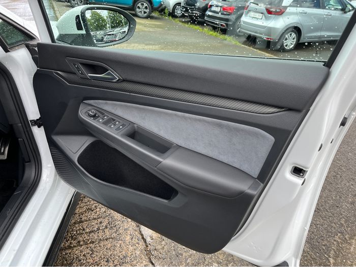Volkswagen Golf 2024