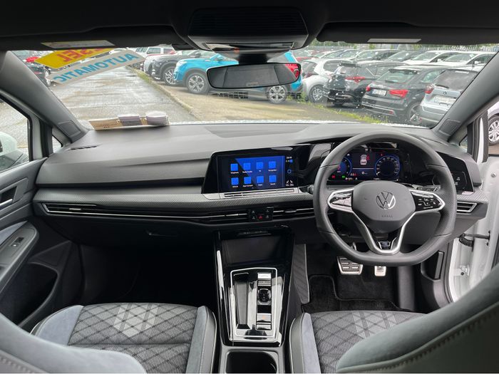 Volkswagen Golf 2024
