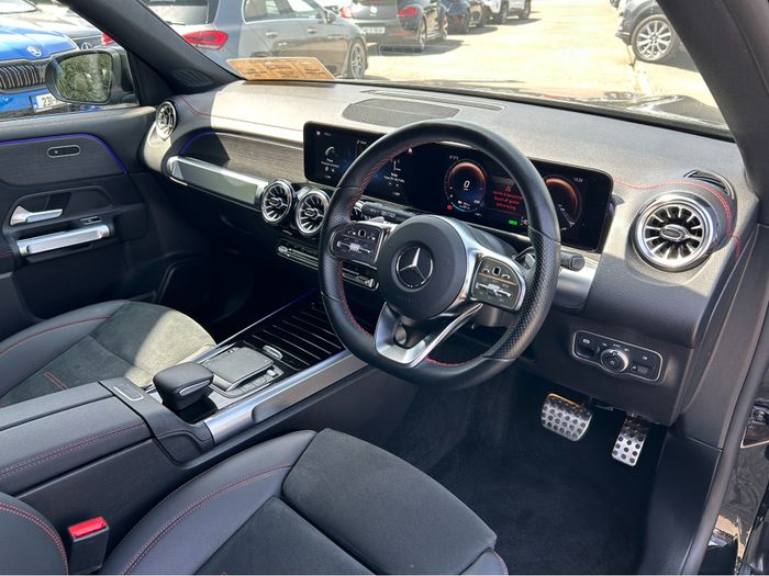 Mercedes-Benz EQB 2023