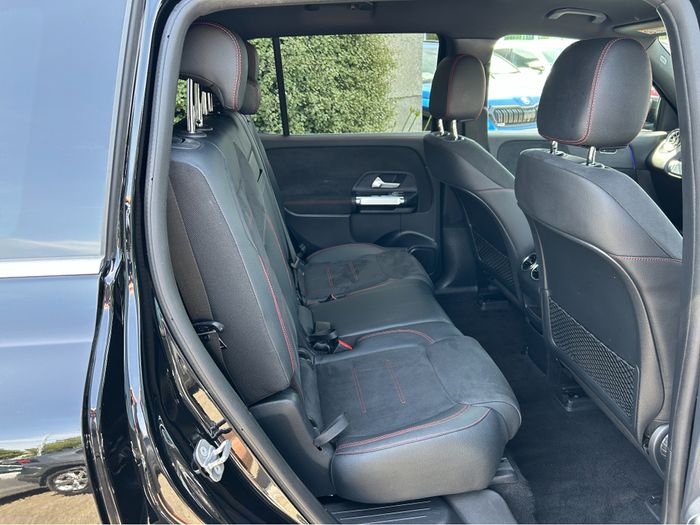 Mercedes-Benz EQB 2023