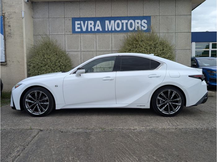 Lexus IS300h 2020