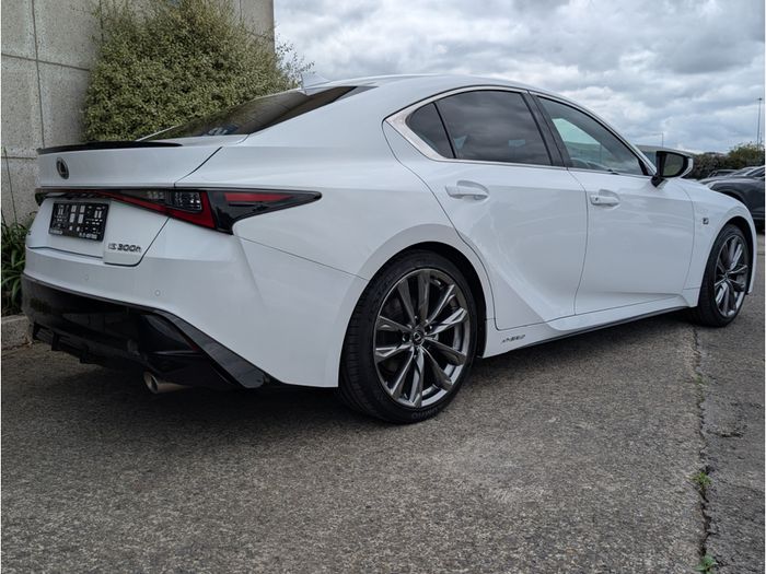 Lexus IS300h 2020