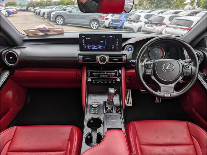 Lexus IS300h 2020