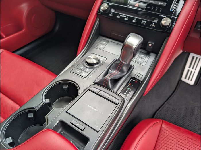 Lexus IS300h 2020