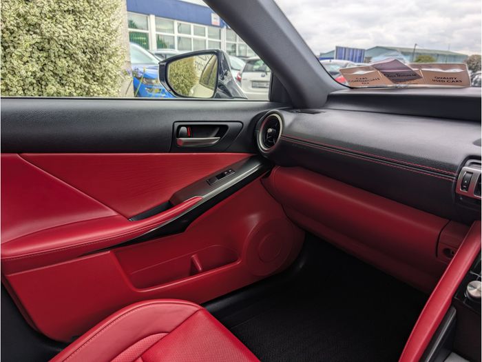 Lexus IS300h 2020