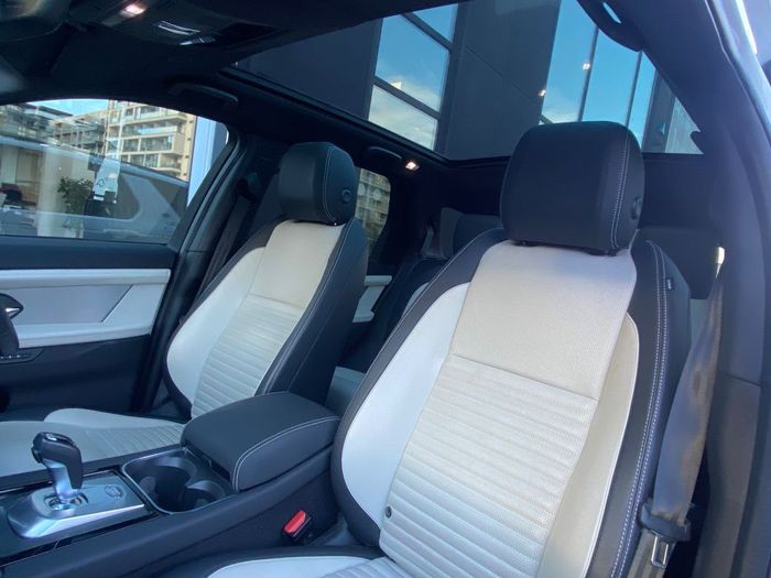 Land Rover Discovery Sport 2023
