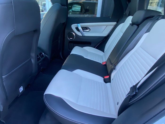 Land Rover Discovery Sport 2023